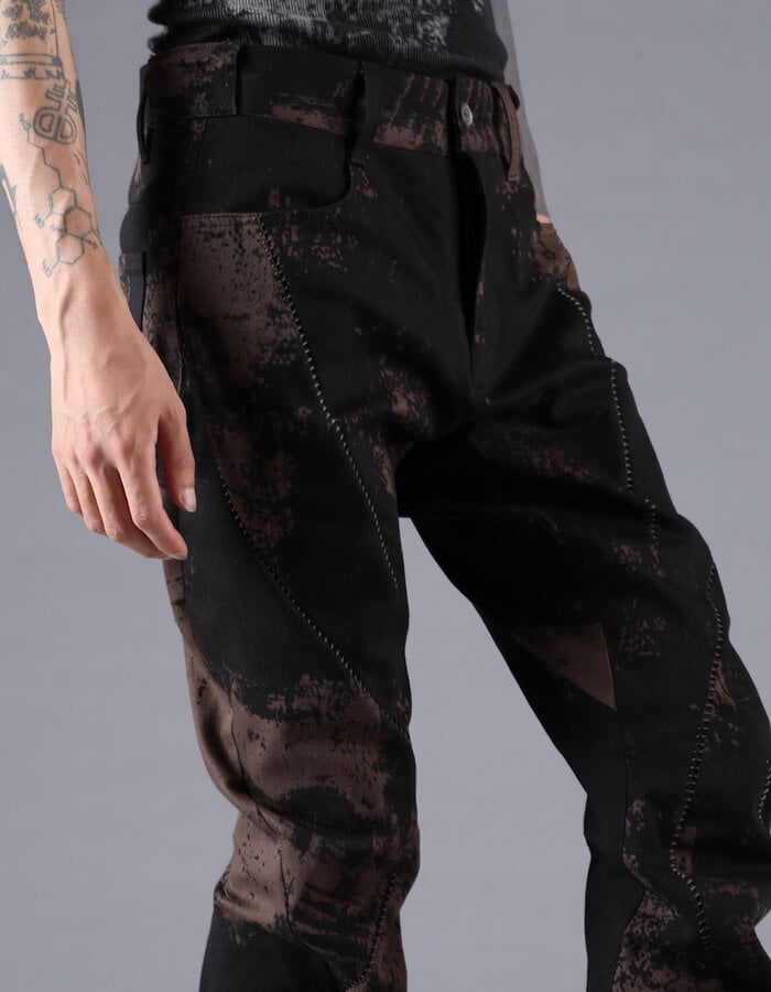 D. HYGEN MURA PROCESSED OVERLOCK TWISTED SLIM JEANS - DUST/BLACK