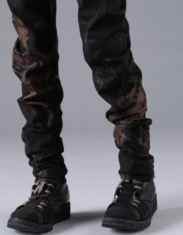 D. HYGEN MURA PROCESSED OVERLOCK TWISTED SLIM JEANS - DUST/BLACK