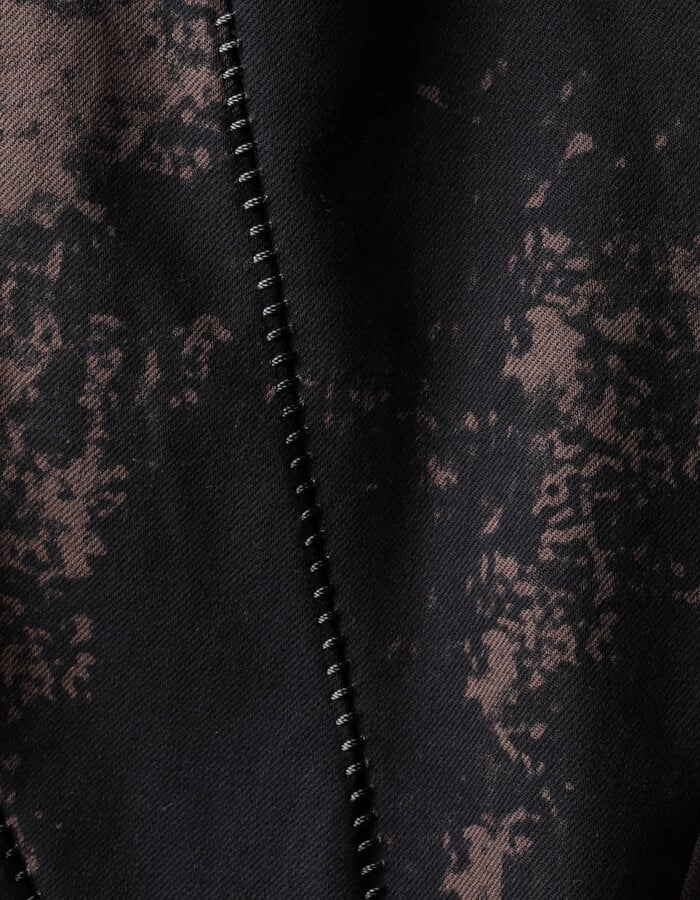 D. HYGEN MURA PROCESSED OVERLOCK TWISTED SLIM JEANS - DUST/BLACK