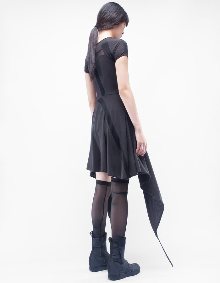 DEMOBAZA DRESS V ONYX