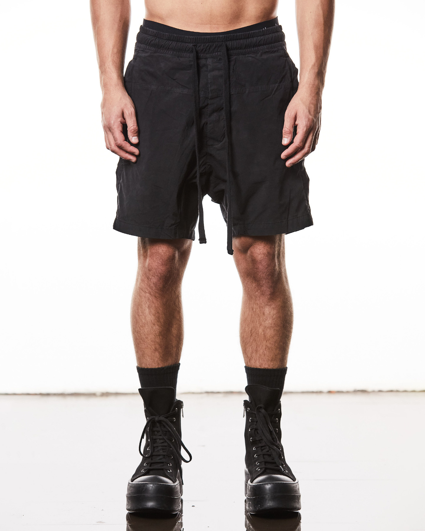LIGHT COTTON DROP CROTCH SHORTS - BLACK