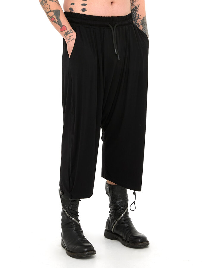 LA HAINE INSIDE US STRETCH BAMBOO ADJUSTABLE DROP CROTCH SHORT
