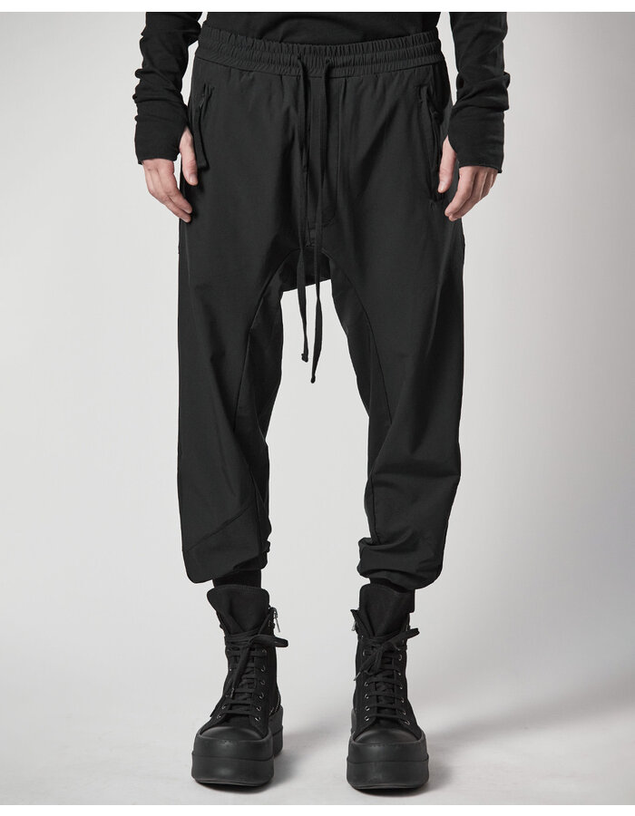 THOM KROM HYPER-STRETCH NYLON DARTED JOGGER - BLACK