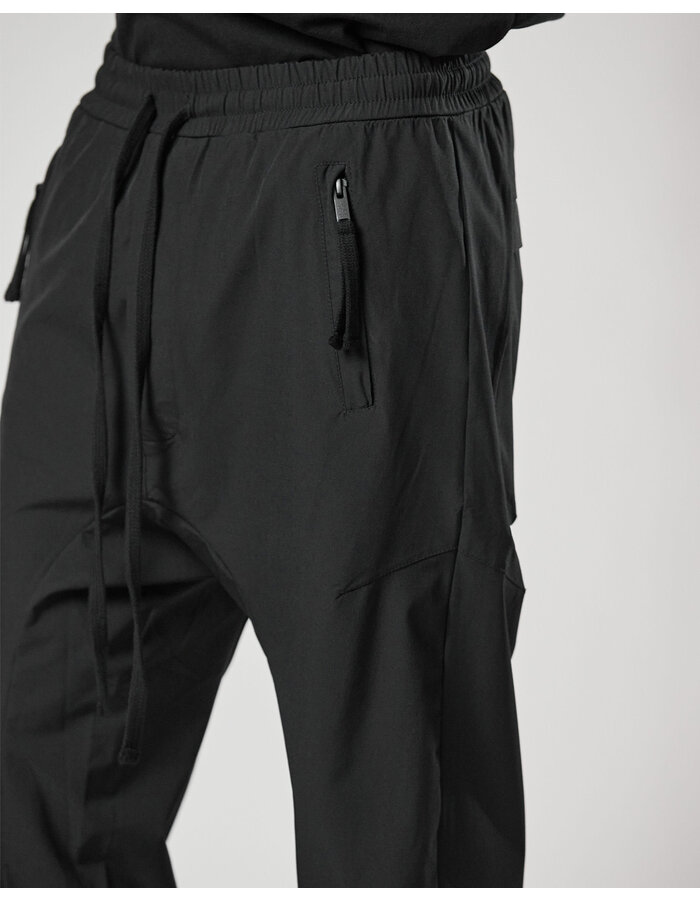 THOM KROM HYPER-STRETCH NYLON DARTED JOGGER - BLACK