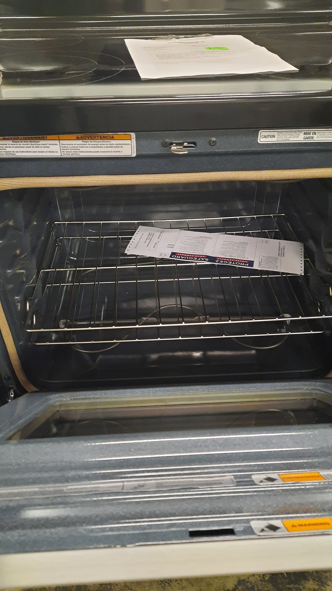 Whirlpool **Whirlpool WFE515S0JS0  5.3-cu ft 30 Inch  Self-Cleaning Electric Range (Black-On-Stainless)