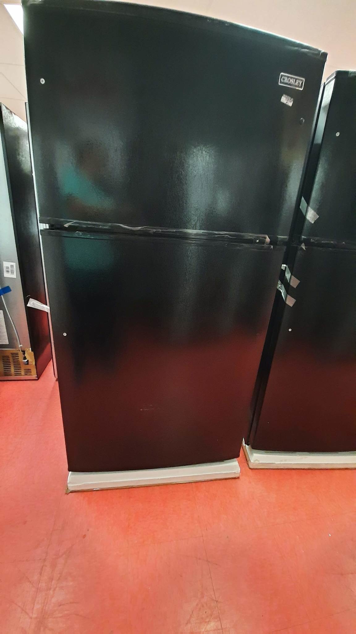 Crosley  CRD2123NB  21 cu ft refrigerator in Black