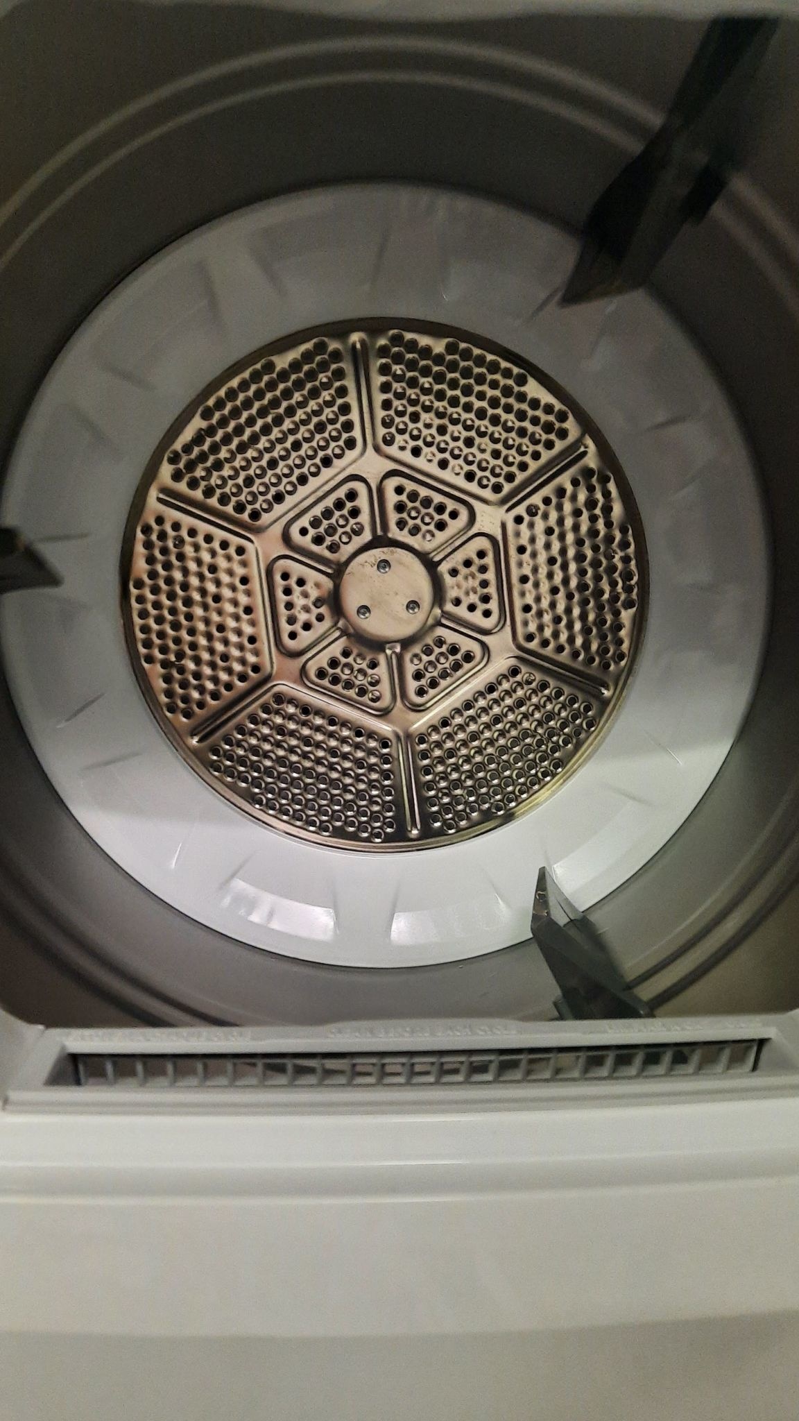 GE GE GUD27ESSMWW Stacked Laundry Center with 3.8-cu ft Washer and 5.9-cu ft Dryer