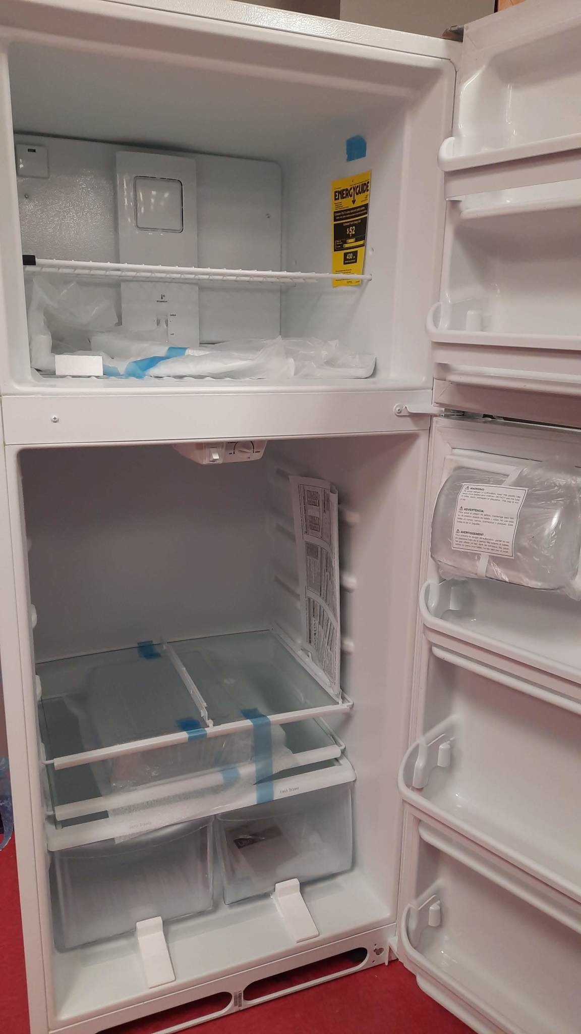 Frigidaire *Frigidaire FFTR2021TW5 20.4 cu ft top mount refrigerator in white