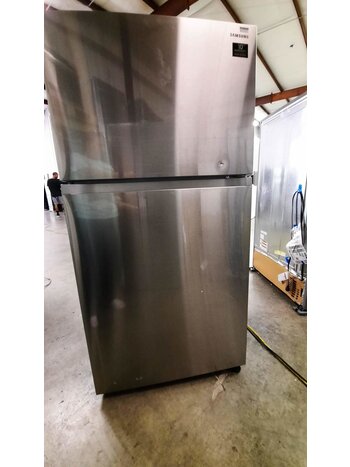 Samsung *Samsung   RT21M6213SR   21.1-cu ft Top-Freezer Refrigerator (Stainless Steel) ENERGY STAR
