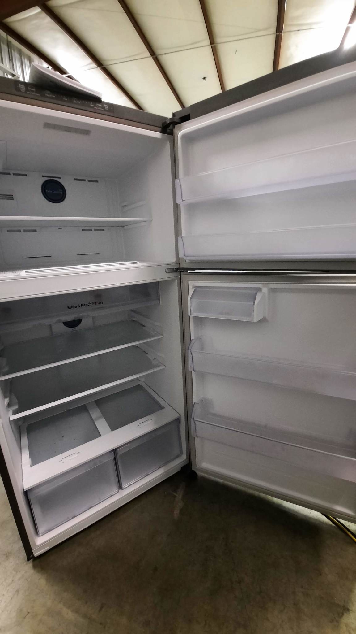 Samsung *Samsung   RT21M6213SR   21.1-cu ft Top-Freezer Refrigerator (Stainless Steel) ENERGY STAR