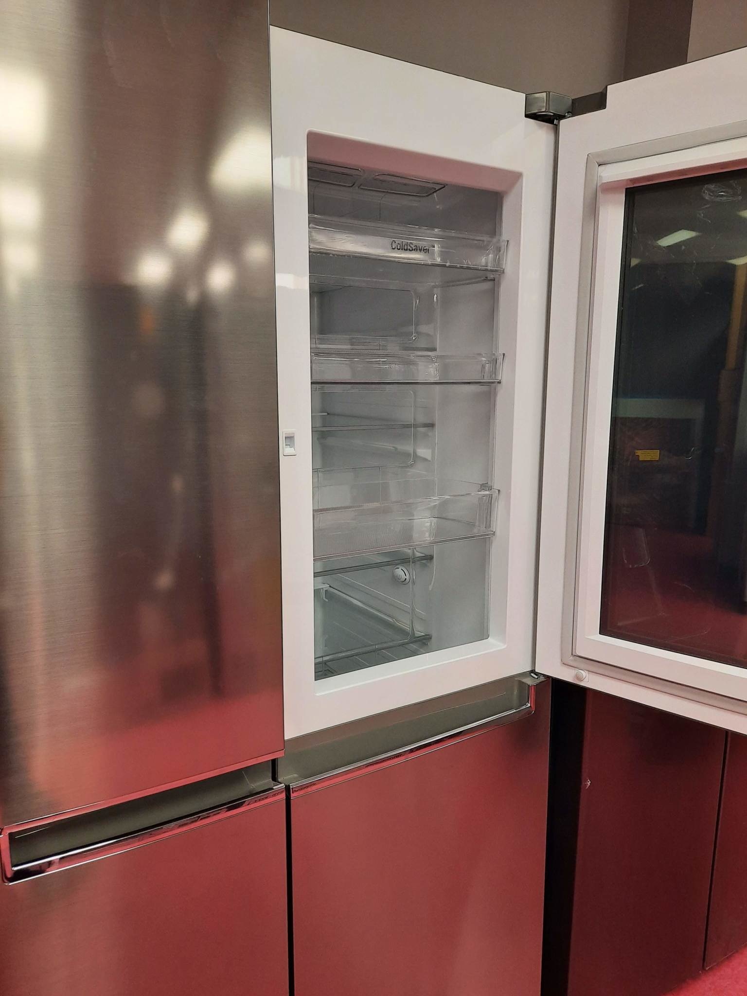 LG *LG LRSES2706V  26.8 cu. ft. Side by Side Refrigerator with InstaView Door-in-Door, Non-Dispenser with Pocket Handles in Platinum Silver