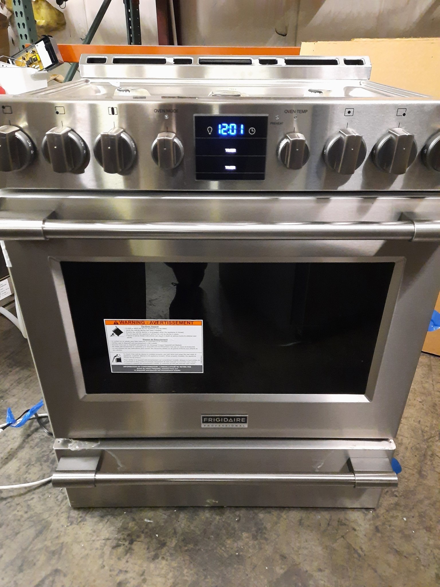 Frigidaire FPGH3077RFE  Professional 5 Burners 5.1-cu ft Self-Cleaning True Convection Gas Range (Smudge-Proof Stainless Steel) (Common: 30-in; Actual: 29.88-in)