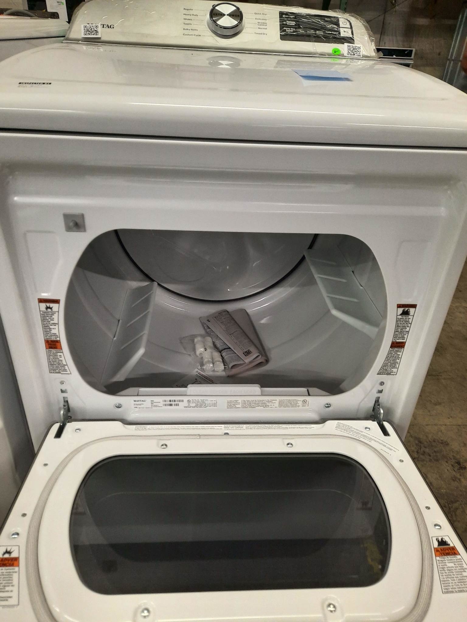 Maytag *MGD6230HW0  7.4 cu. ft. 120-Volt Smart Capable White Gas Dryer with Hamper Door