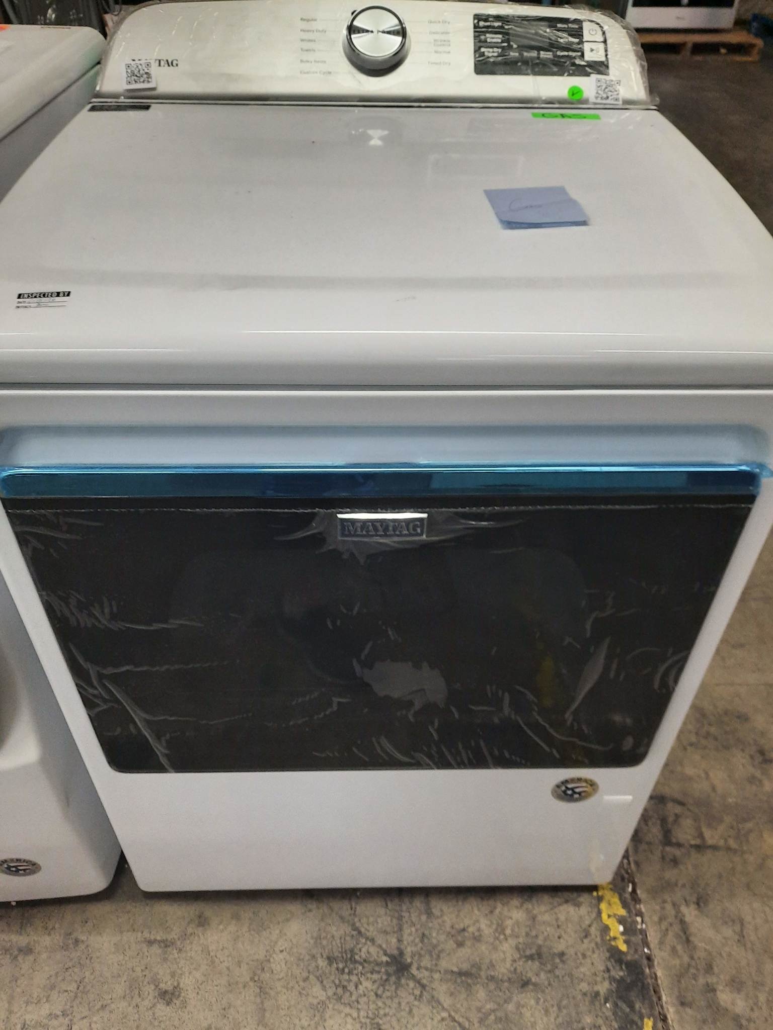 Maytag *MGD6230HW0  7.4 cu. ft. 120-Volt Smart Capable White Gas Dryer with Hamper Door