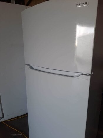 Frigidaire *FFTR1425VW Frigidaire 13.9 cu. ft. Top Freezer Refrigerator in White