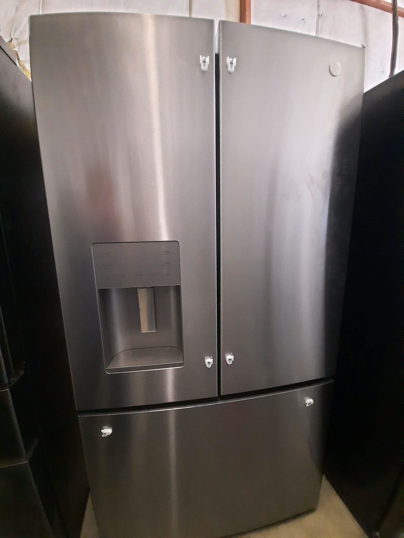 GE *GE GFE26JYMFS 25.6 cu. ft. French Door Refrigerator in Fingerprint Resistant Stainless Steel, ENERGY STAR