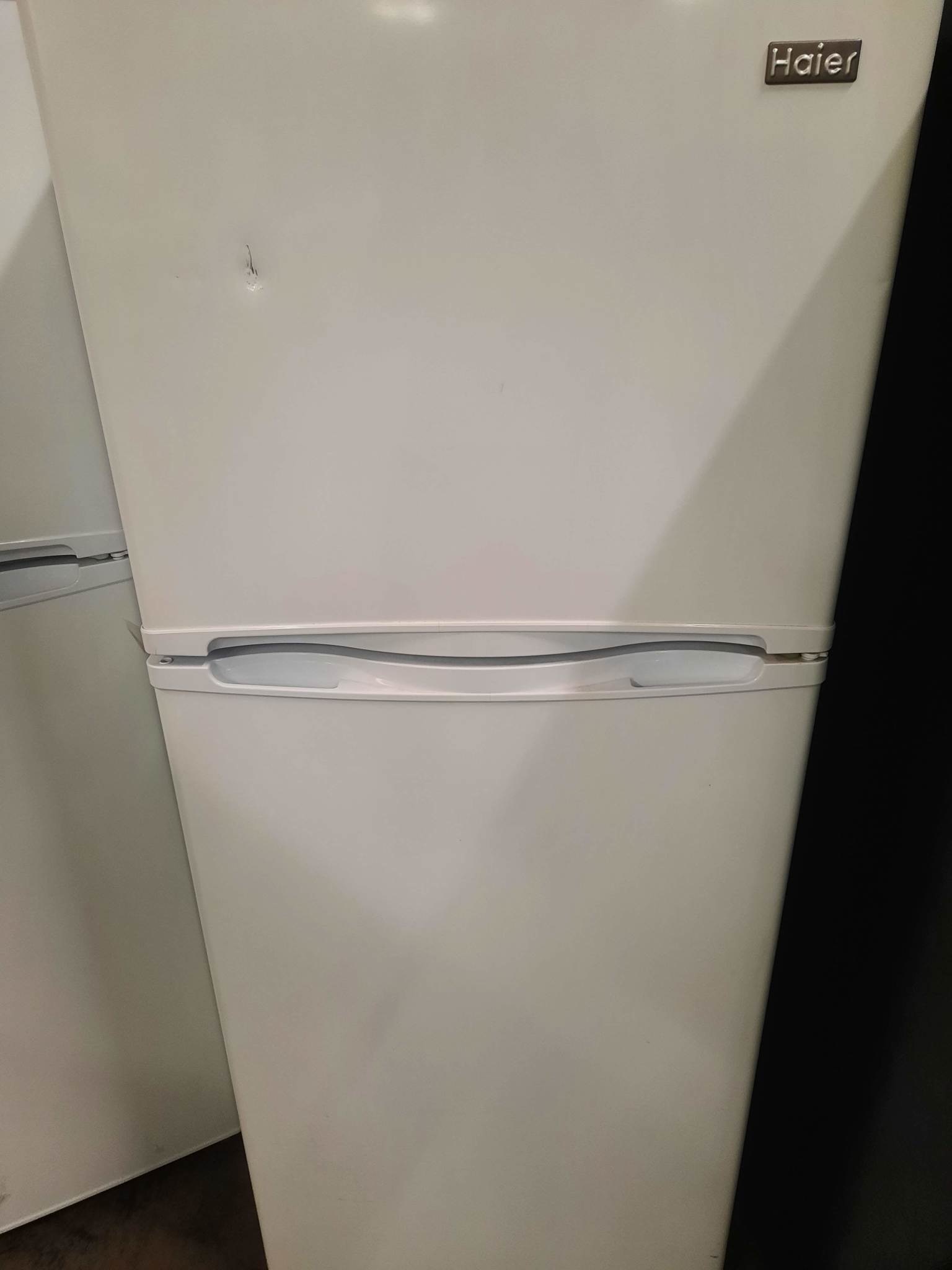 Haier Haier HA10TG21SW  9.8 cu. ft. Top Freezer Refrigerator in White