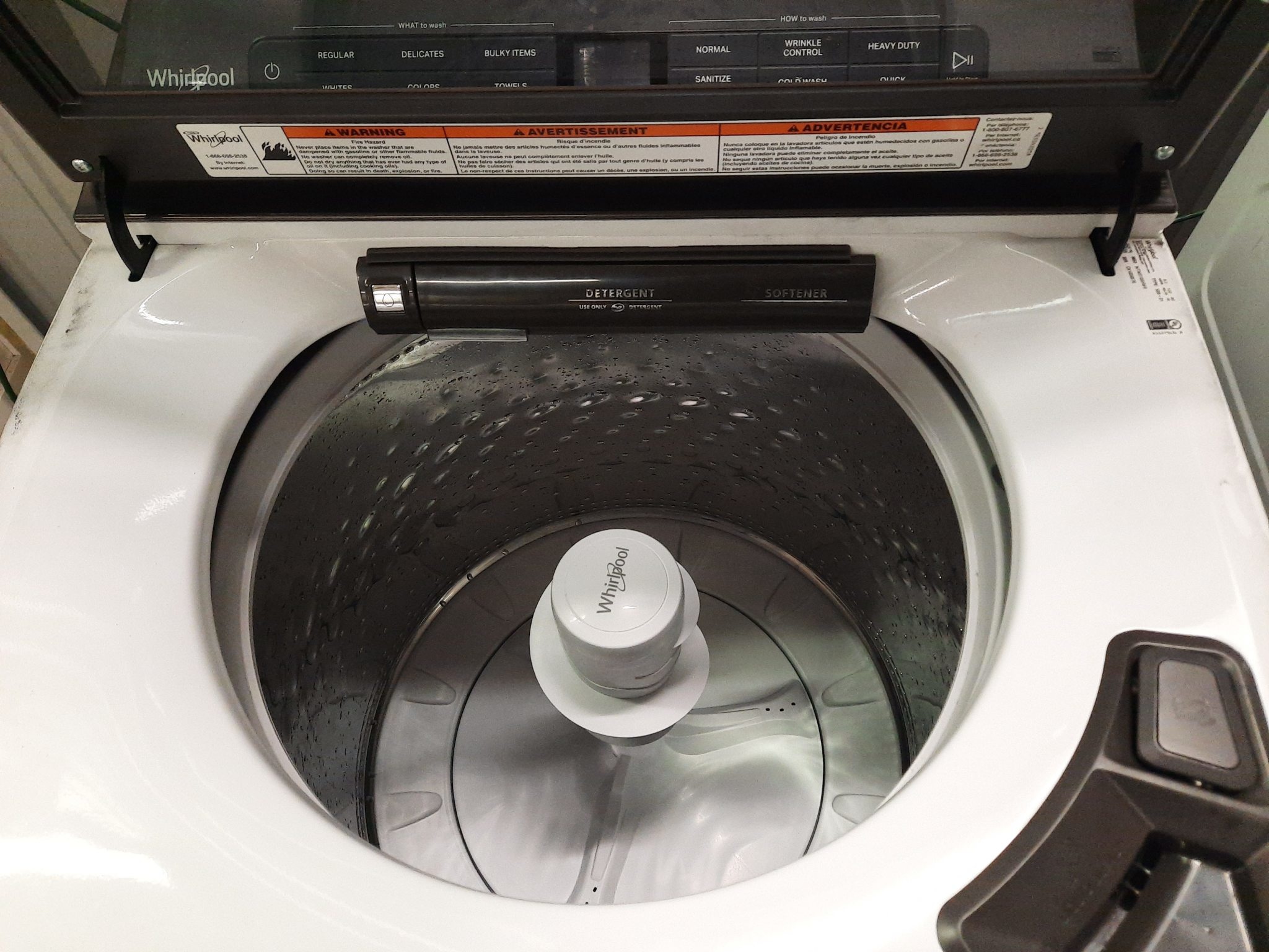 Whirlpool Whirlpool WTW5105HW 4.7 cu. ft. White Top Load Washing Machine with Built-in Water Faucet and Stain Brush