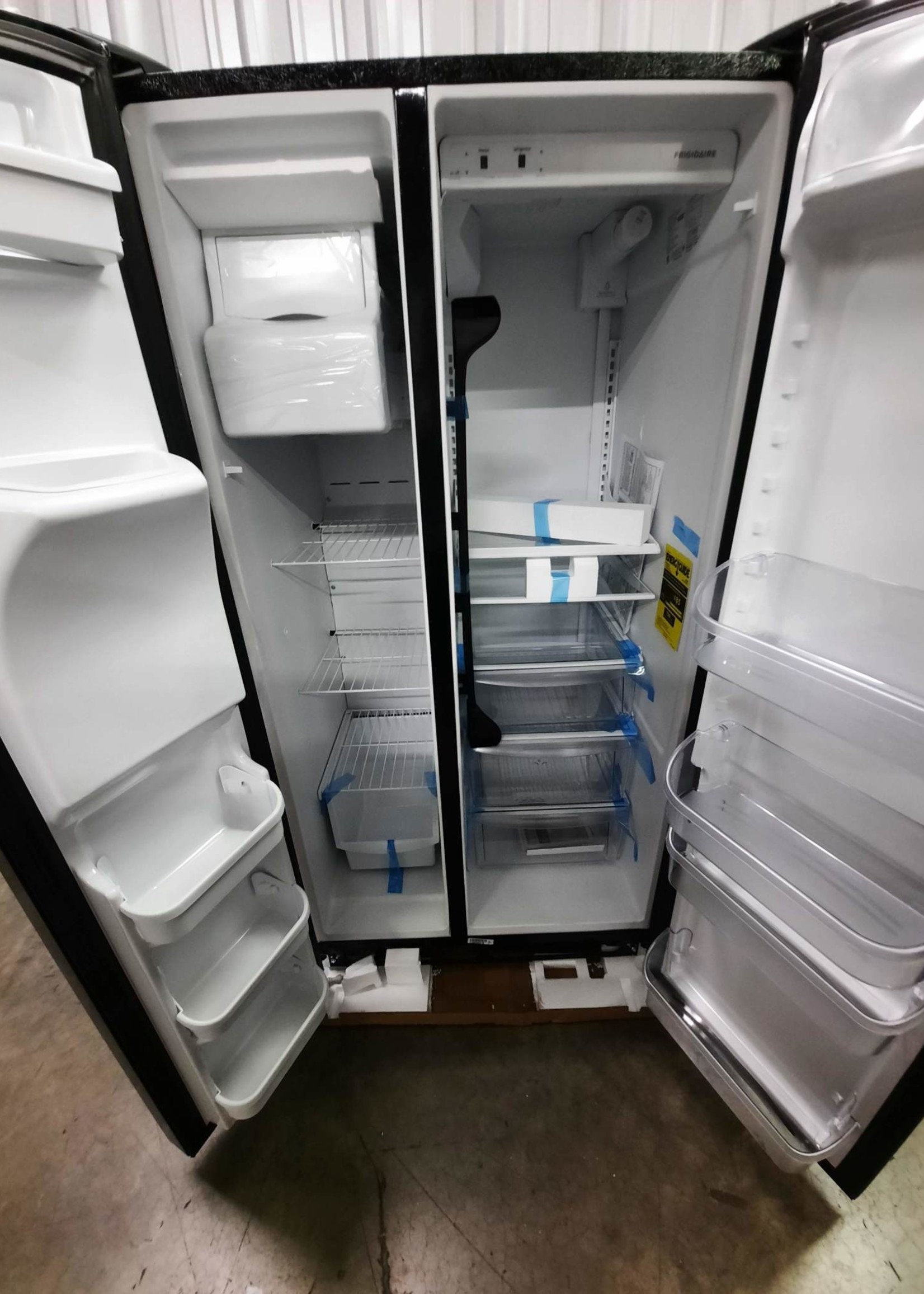 Frigidaire *Frigidaire FFSS2615TE   25.5-cu ft Side-by-Side Refrigerator with Ice Maker (Black)