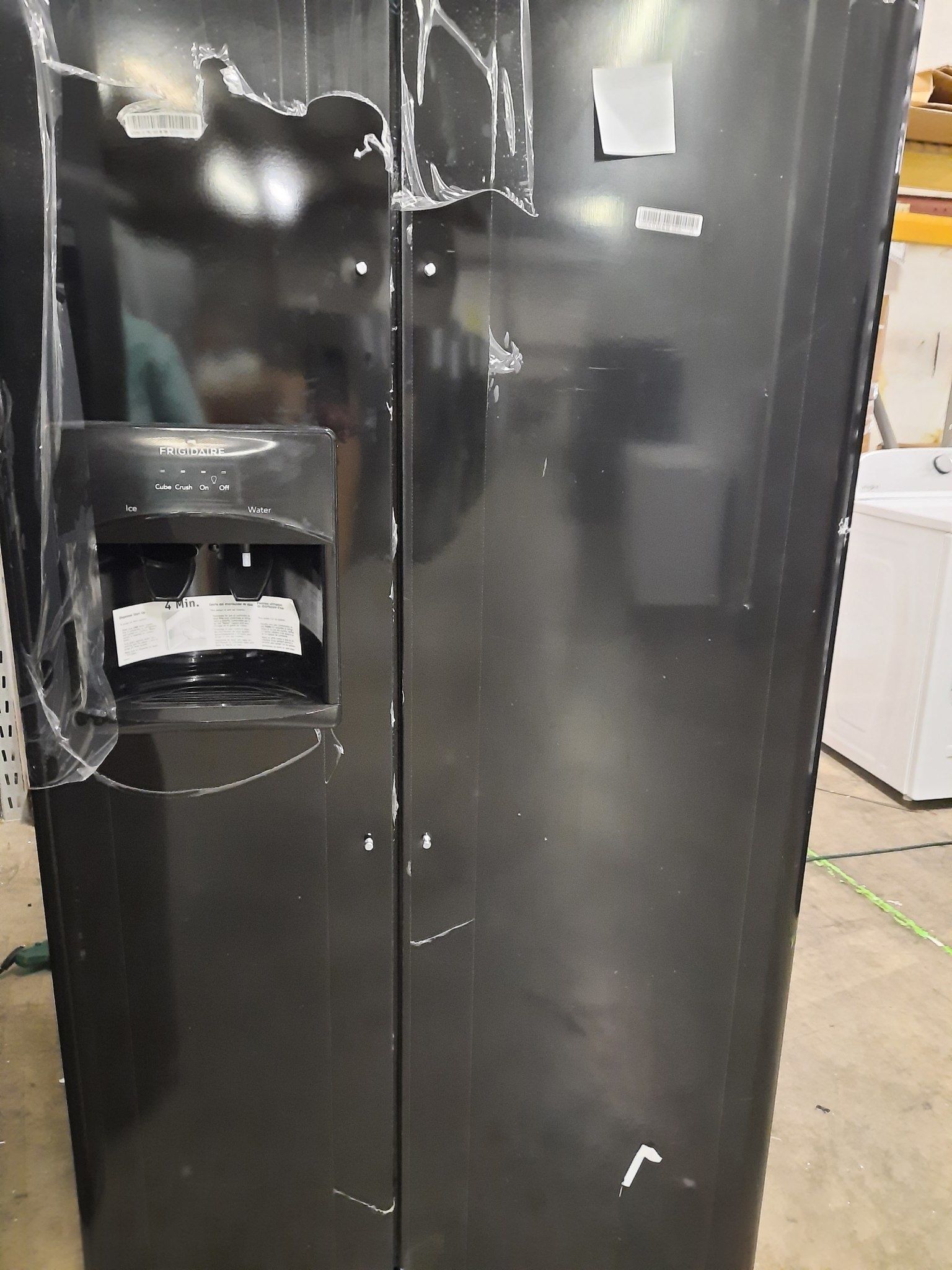 Frigidaire Frigidaire LFSS2612TE3 25.5 cu. ft. Side by Side Refrigerator in Black