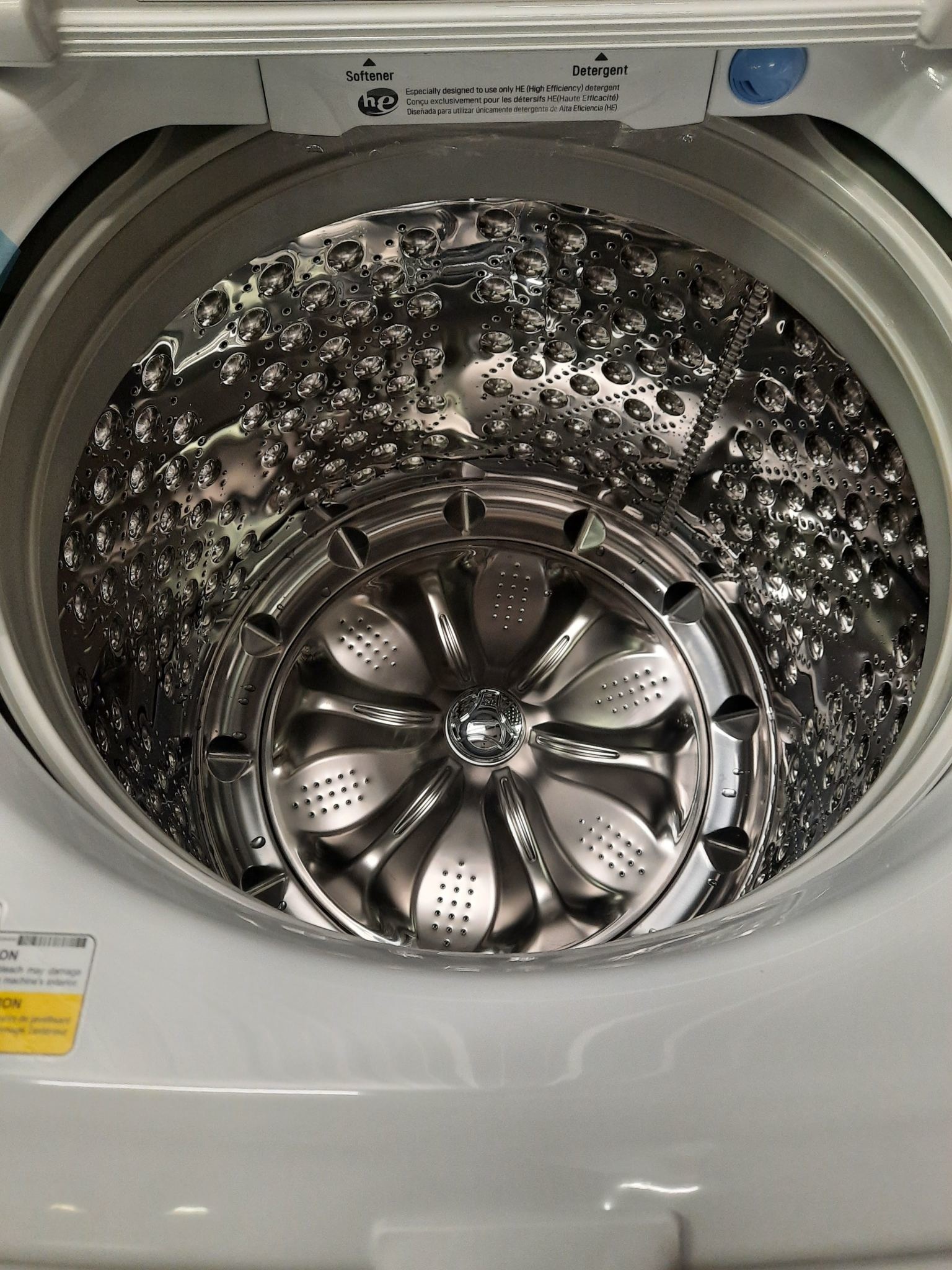 LG WT7100CW 4.5-cu ft High Efficiency Top-Load Washer (White