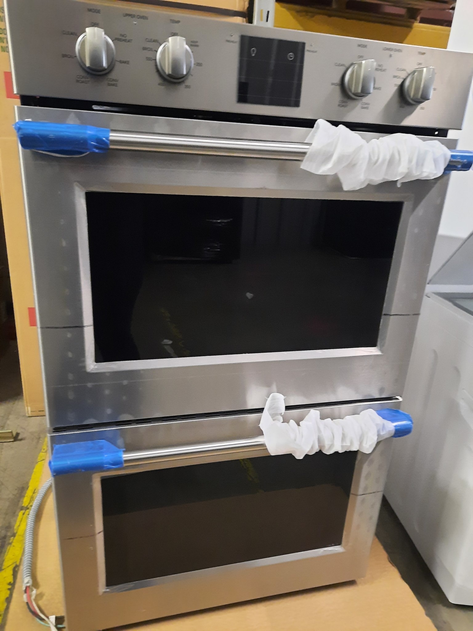 Frigidaire FRIGIDAIRE  FPET3077RFD  30-in Self-Cleaning Multi-Fan European Element Double Electric Wall Oven (Fingerprint-Resistant Stainless Steel)