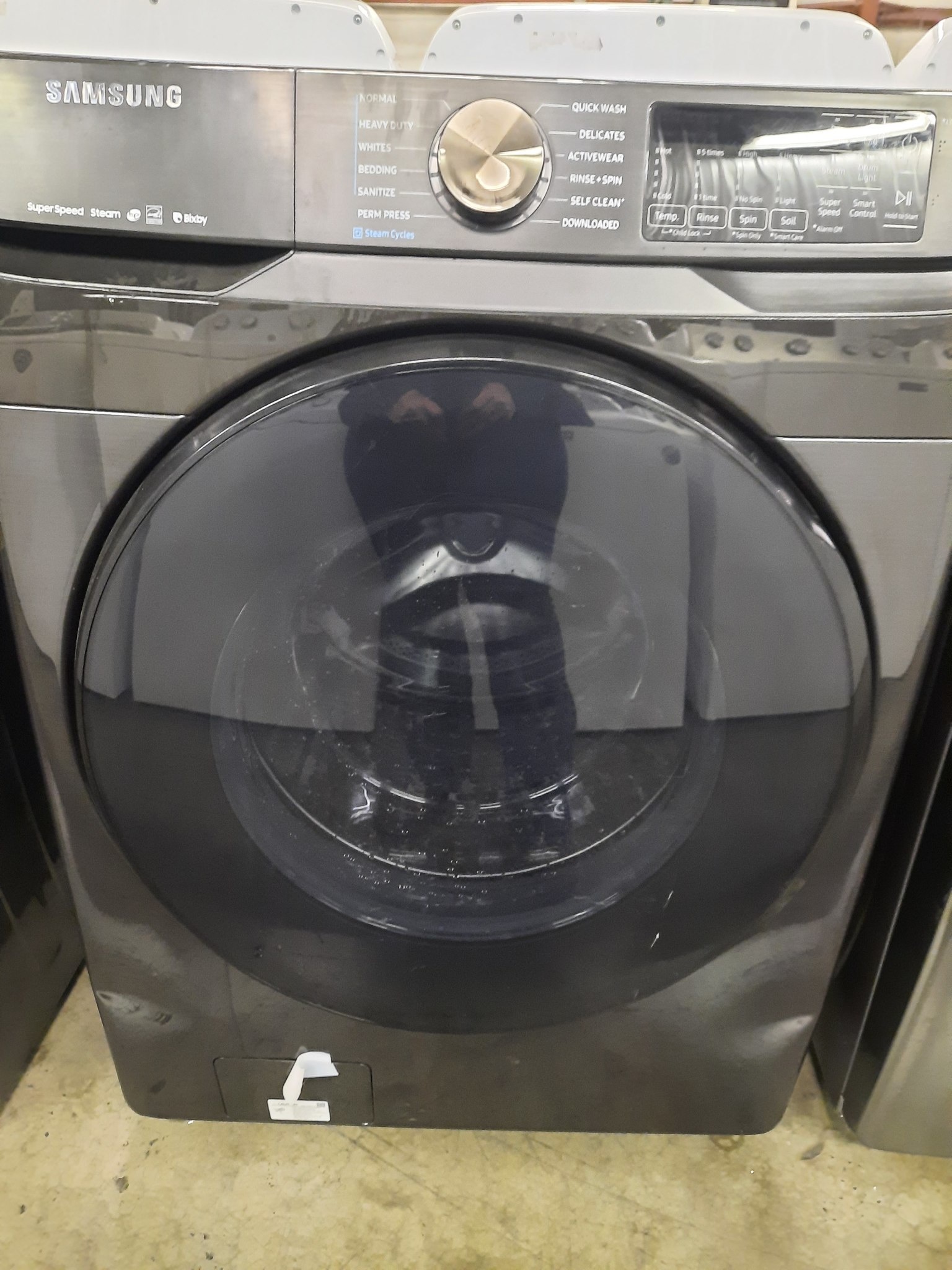 Samsung Samsung WF50R8500AV  5.0 cu. ft. High-Efficiency Black Stainless Steel Front Load Washing Machine with Super Speed and Steam, ENERGY STAR