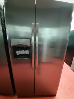 Frigidaire Frigidaire LFSS2612TF4 25.5-cu ft Side-by-Side Refrigerator with Ice Maker (EasyCare Stainless Steel)