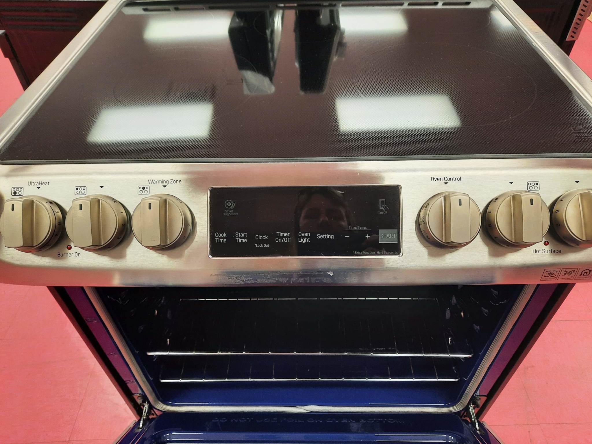 LG LG LSE4611ST  6.3 cu. ft. Slide-In Electric Range with ProBake Convection Oven and EasyClean in Stainless Steel