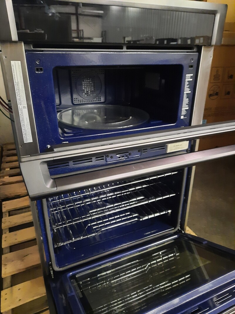 Samsung *NQ70M6650DG  30" Microwave Combination Wall Oven with Steam Cook and WiFi - Fingerprint Resistant Black Stainless Steel