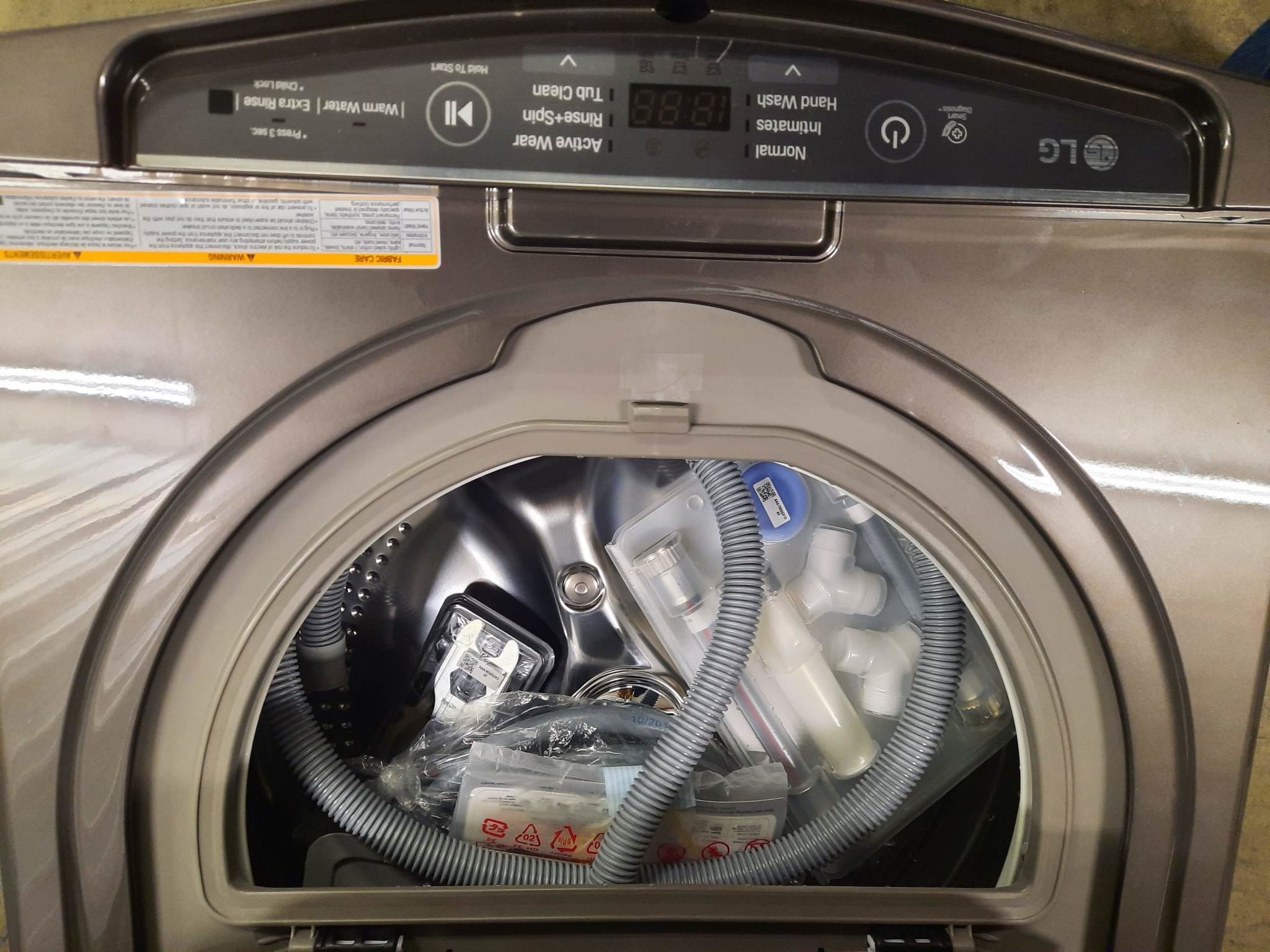 LG LG WD100CB  27" SideKick 1.0 Cu. Ft. 6-Cycle High-Efficiency Pedestal Washer - Black Steel