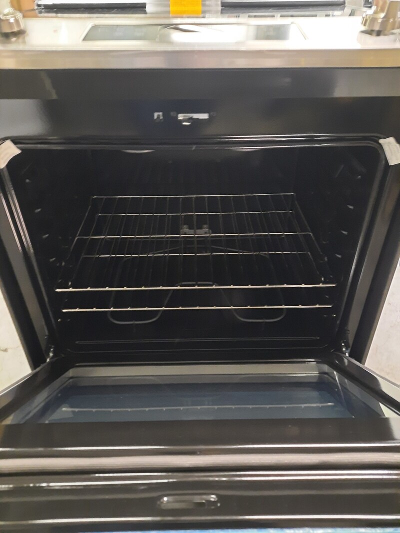 GE *JS645SLSS  30-in Smooth Surface 4 Elements 5.3-cu ft Self-Cleaning Slide-In Electric Range (Stainless Steel)