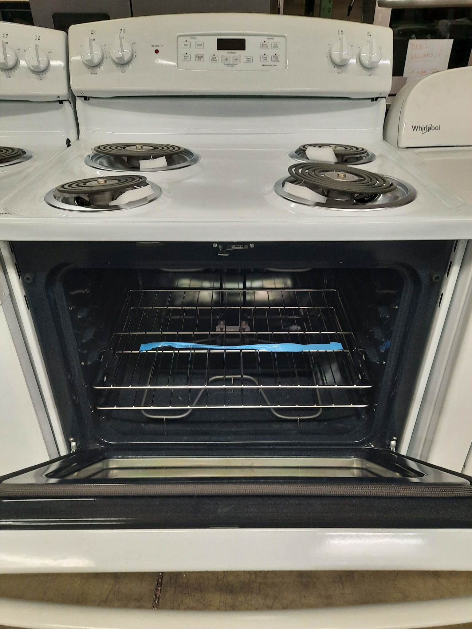 GE *JB256DMWW  30-in 4 Elements 5-cu ft Self-Cleaning Freestanding Electric Range (White)