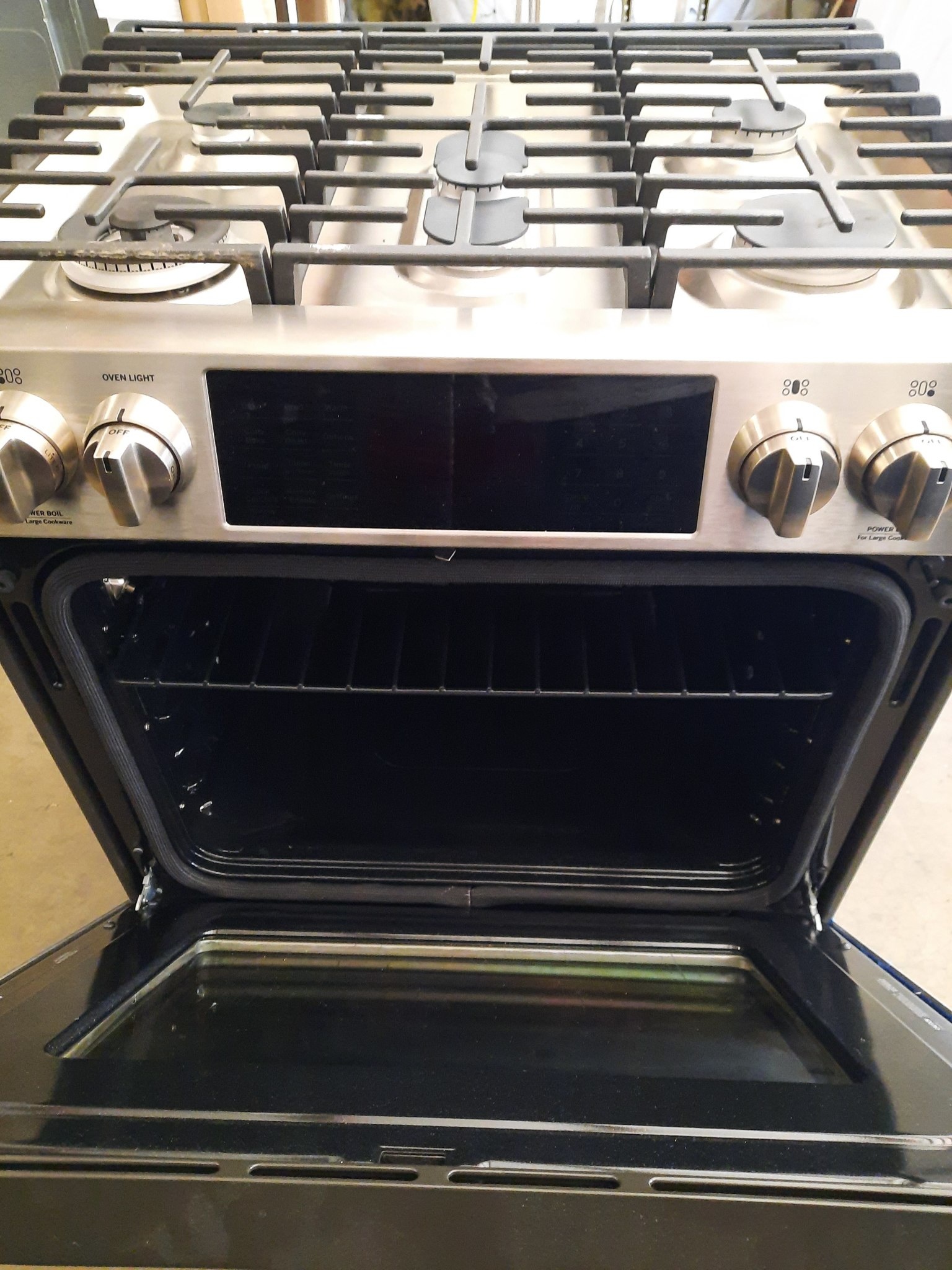GE GE P2S930SEL4SS  *Preowned*  Profile 30-in Deep Recessed 5 Burners Self-Cleaning Convection European Element Dual Fuel Range (Stainless Steel)