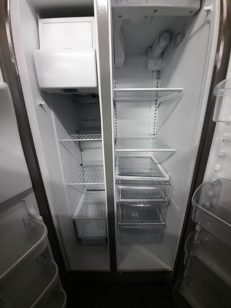 Frigidaire Frigidaire LFSS2312TF4  *33 inch*  22.1 cu. ft. Side by Side Refrigerator in Stainless Steel