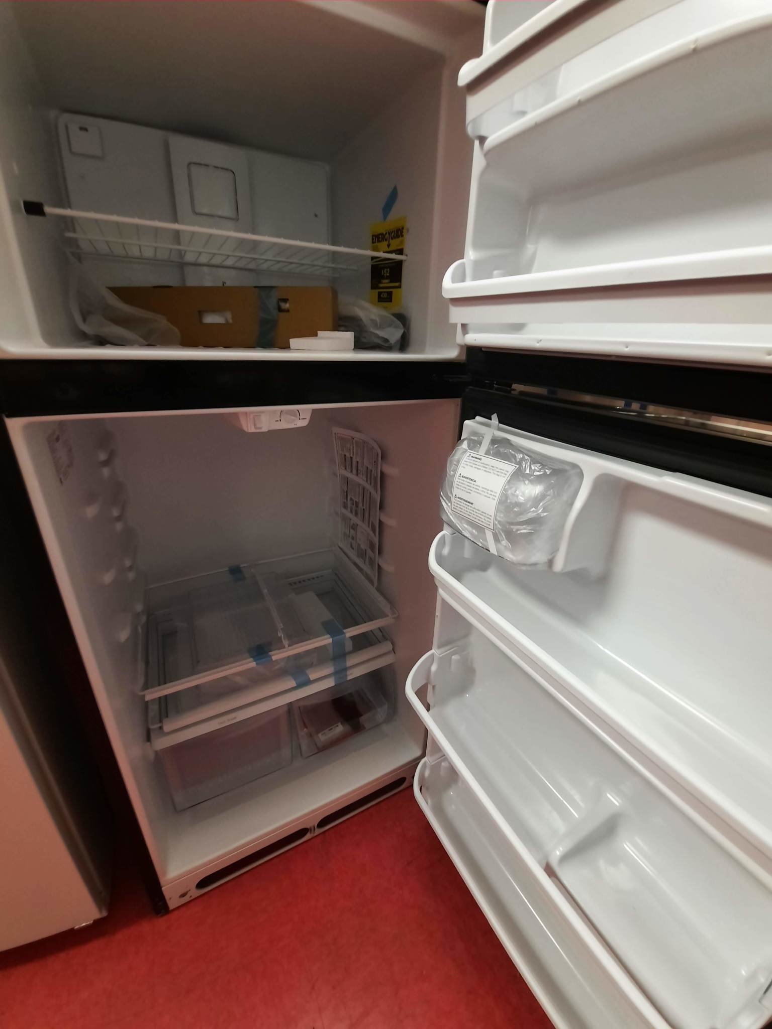 Frigidaire Frigidaire LFTR2021TF 20.4 cu. ft. Top Freezer Refrigerator in Stainless Steel