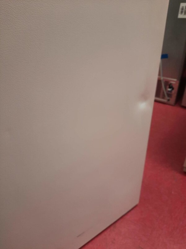 Midea *Midea MRT18S2AWW  18-cu ft Top-Freezer Refrigerator (White) ENERGY STAR