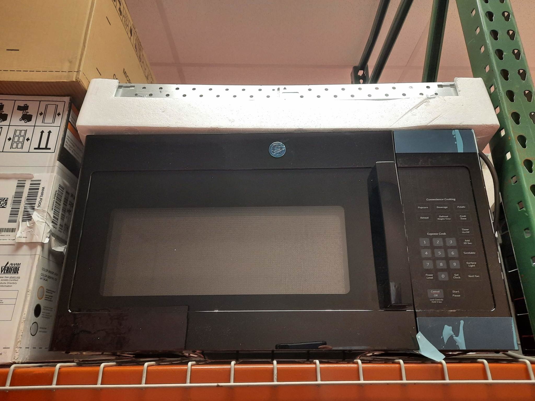 GE GE JVM3160DFBB  1.6-cu ft Over-the-Range Microwave (Black)