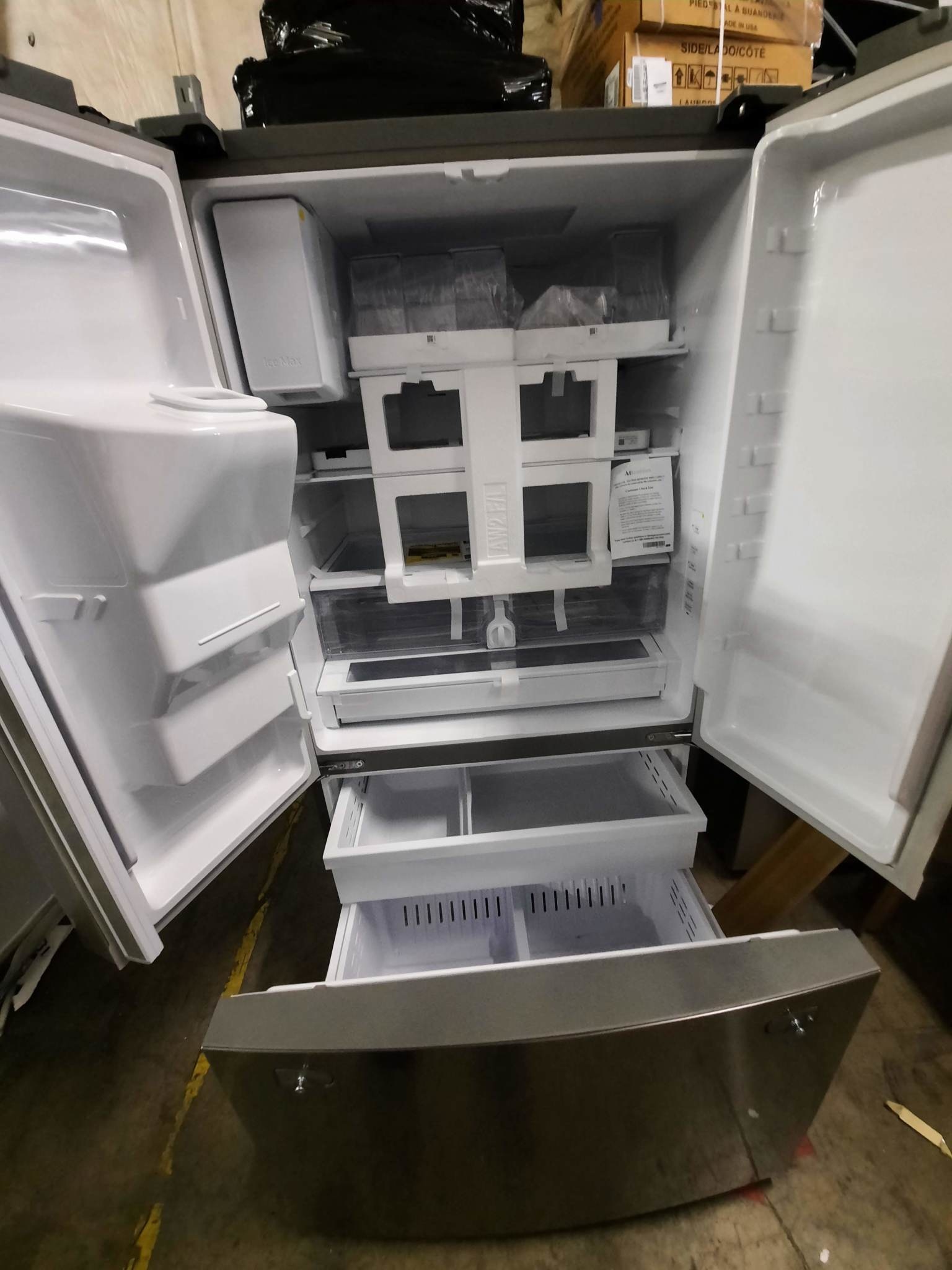 Samsung Samsung RF27T5241SR  27-cu ft French Door Refrigerator with Dual Ice Maker