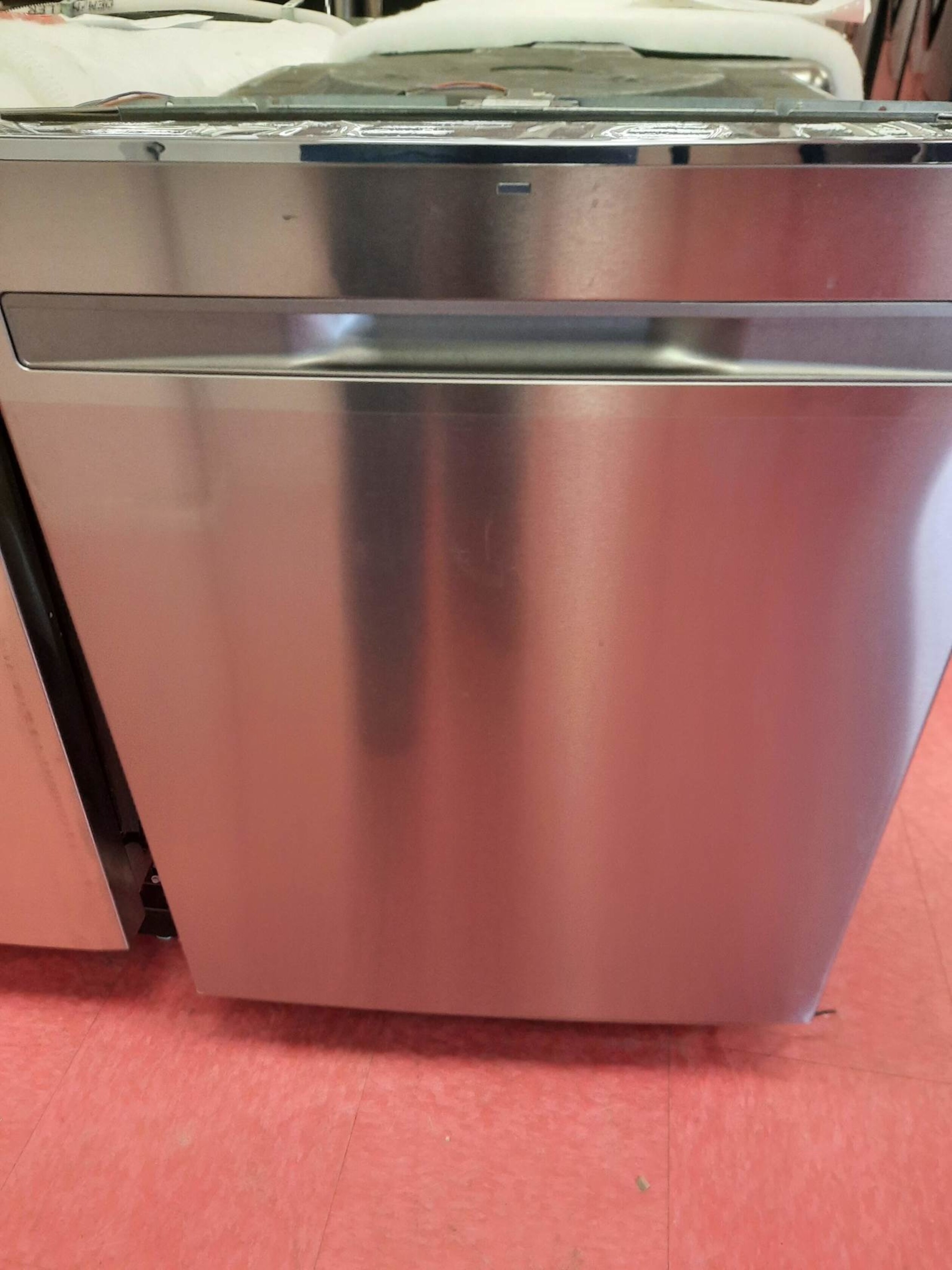 *GE GDP645SYNFS 48Decibel Top Control 24in BuiltIn Dishwasher
