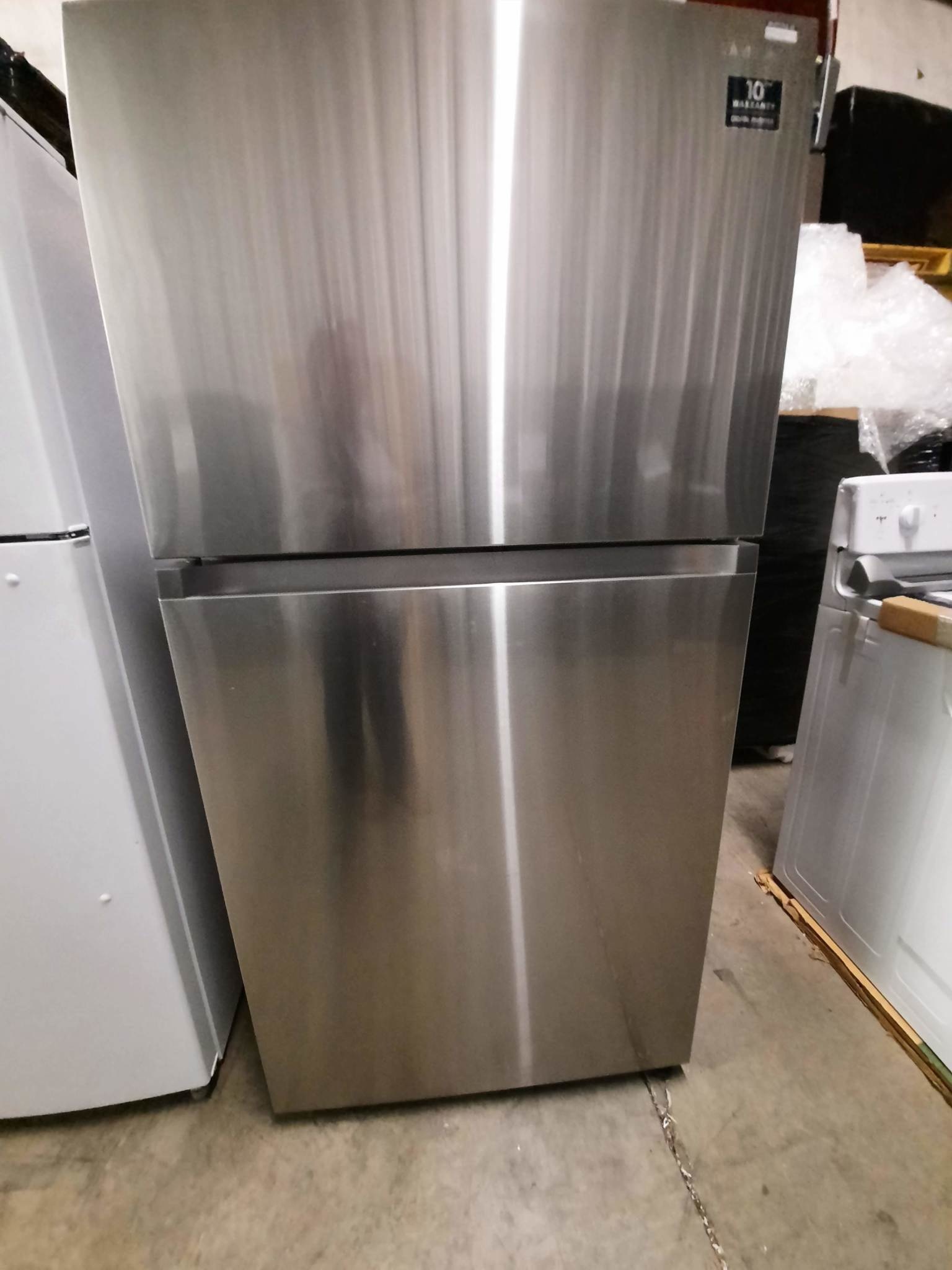 Samsung Samsung RT21M6215SR  21.1 Cu. Ft. Top-Freezer Refrigerator with FlexZone™ and Ice Maker - Stainless steel