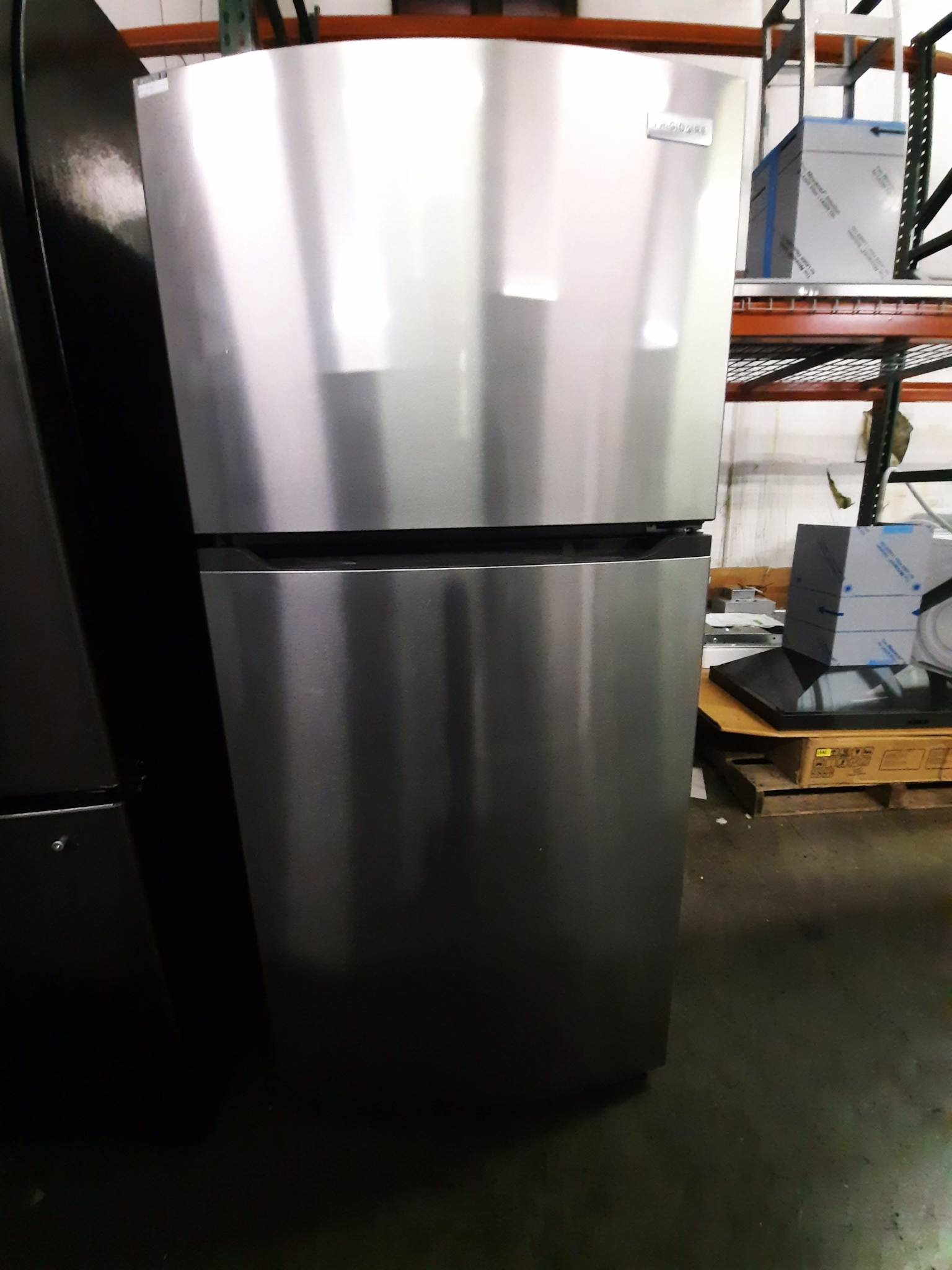 Frigidaire FFHT1425VV 13.9-cu ft Counter-depth Top-Freezer Refrigerator (Brushed Steel) ENERGY STAR