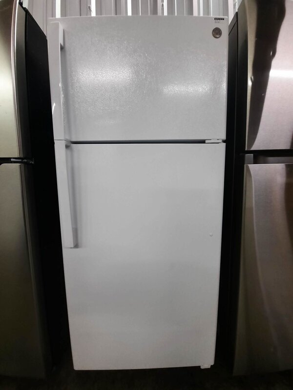 GE *GE GTE17DTNDRWW   16.6 cu. ft. Top Freezer Refrigerator in White,  Includes Icemaker, ENERGY STAR