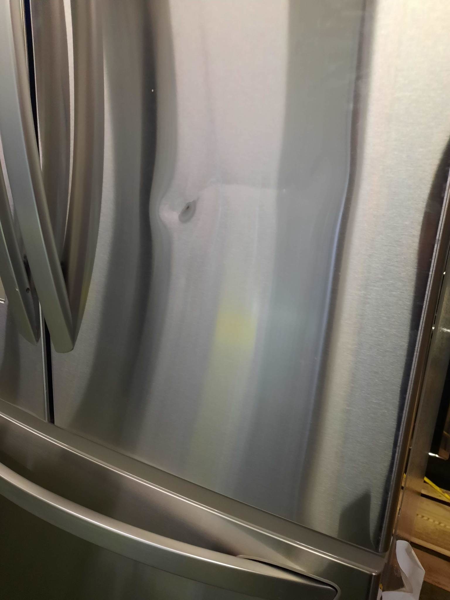 LG LG LRFXC2416S  *Damage Special** 23.5 cu. ft. Smart French Door Refrigerator, Dual Ice Makers with Craft Ice in PrintProof Stainless Steel, Counter Depth