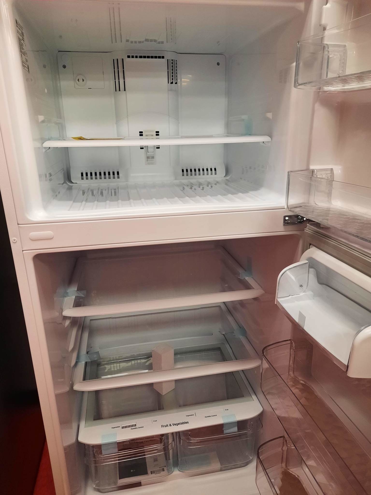 LG LG LTCS20020W  30 in. 20 cu. ft. Top Freezer Refrigerator in White with Reversible Door