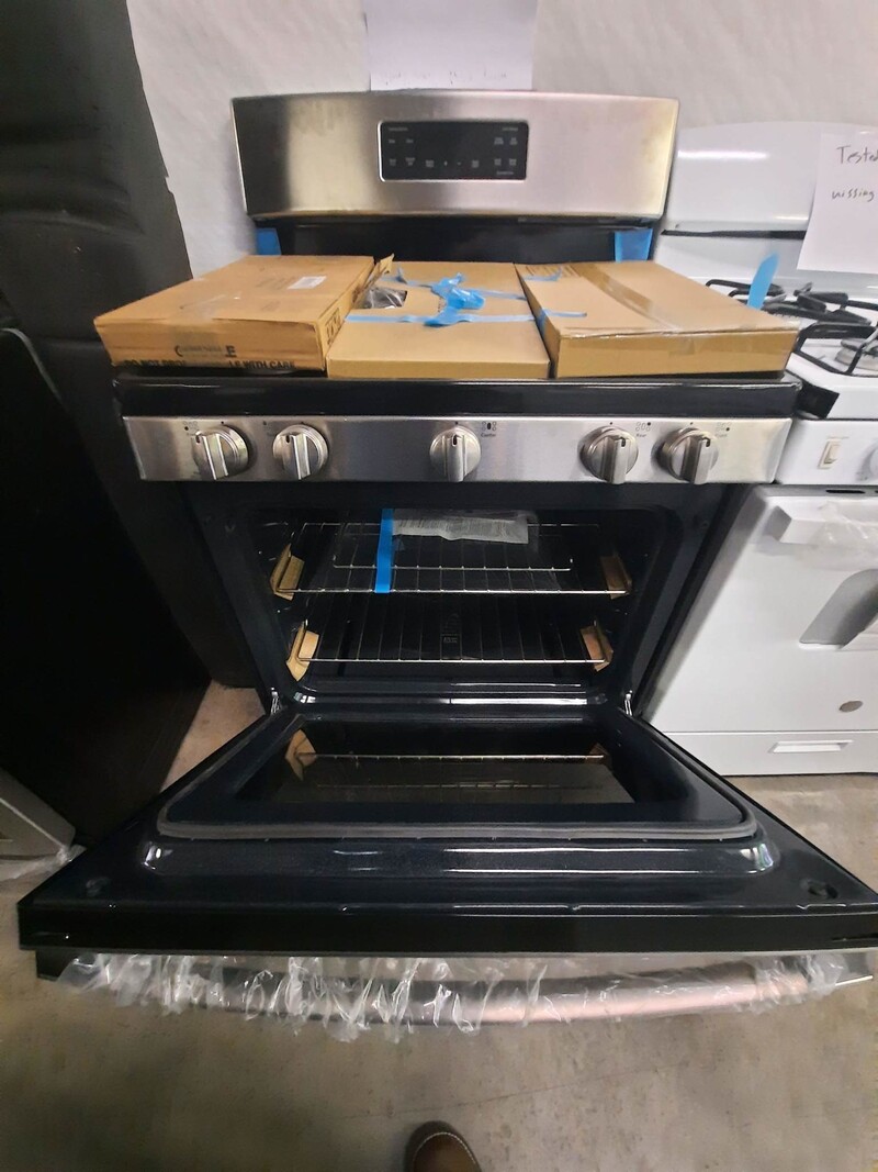 GE * JGBS66REKSS  30 in. 5.0 cu. ft. Gas Range in Stainless Steel with Griddle
