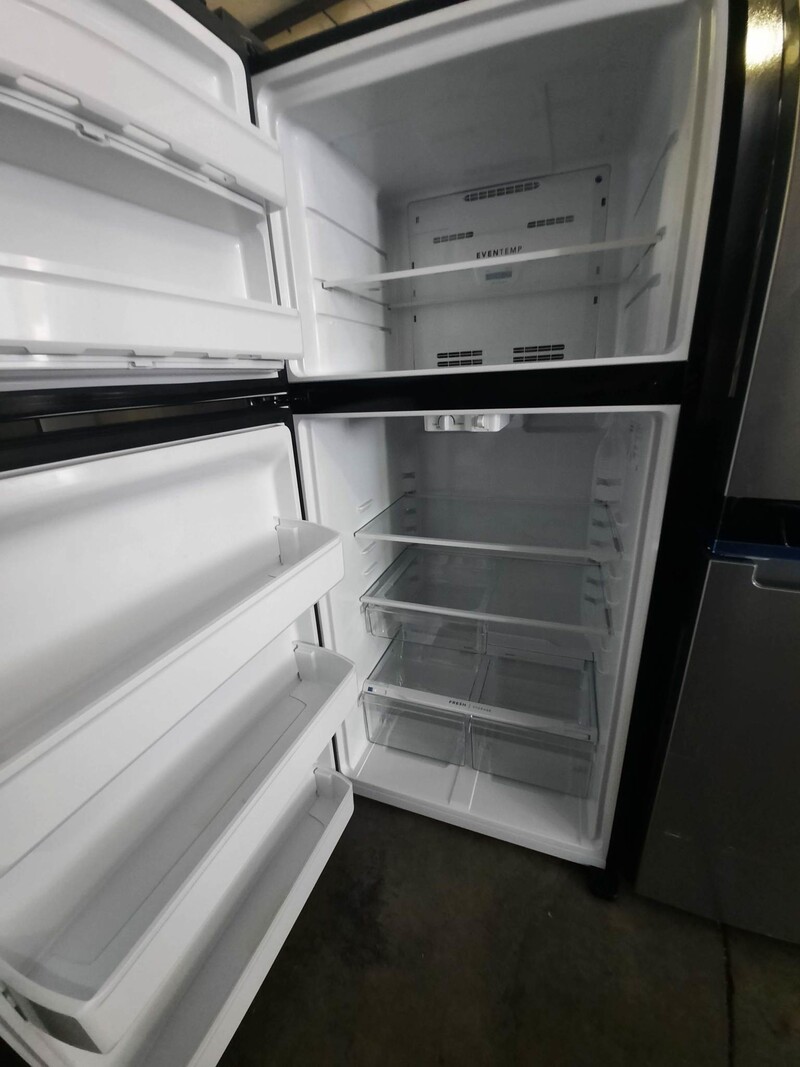 Frigidaire *FFHT1835VB  18.3-cu ft Top-Freezer Refrigerator Garage Ready  (Black) ENERGY STAR