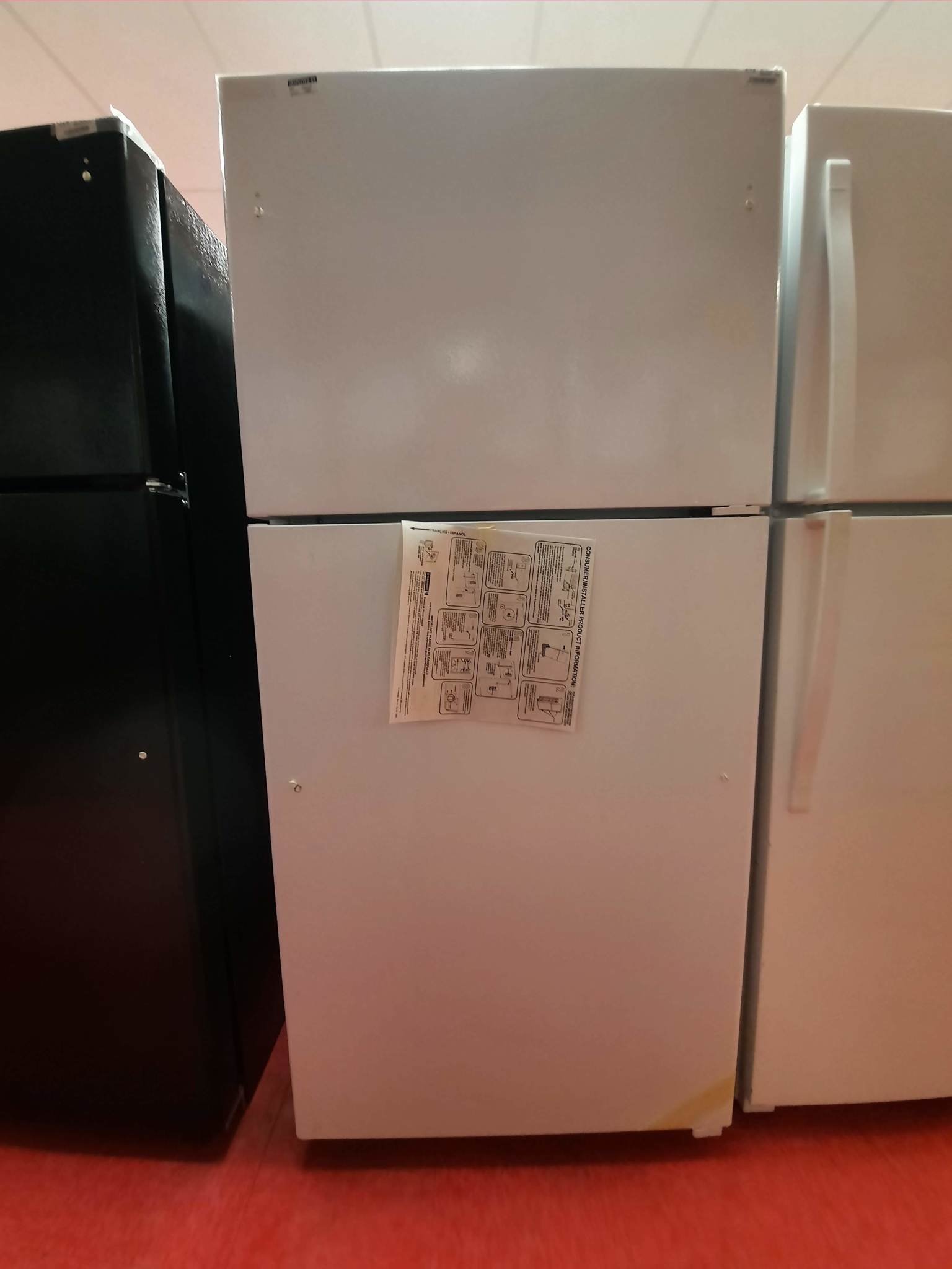 GE *GE  GTE19JTNRWW  19.1 Cu. Ft. Top-Freezer Refrigerator - White