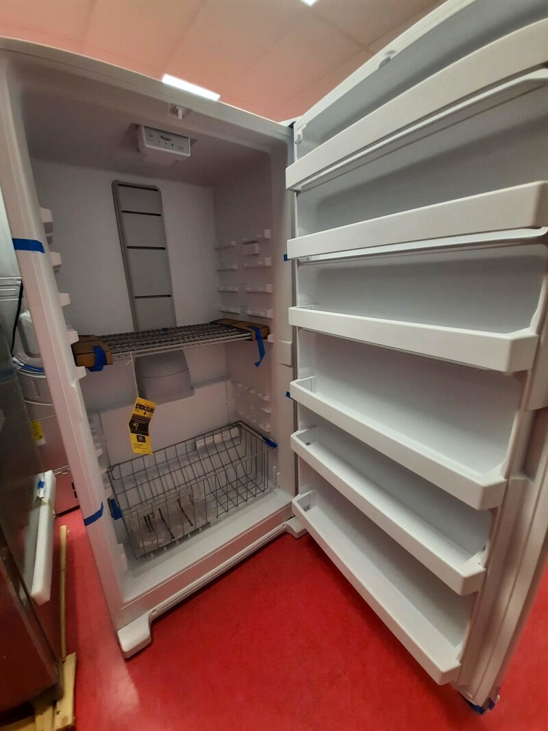Whirlpool *WZF34X20DW  19.65-cu ft Frost-Free Upright Freezer