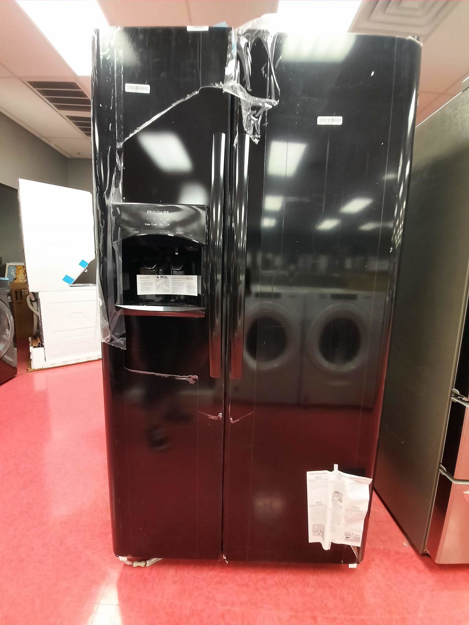 Frigidaire Frigidaire LFSS2612TE  25.5 cu. ft. Side by Side Refrigerator in Black